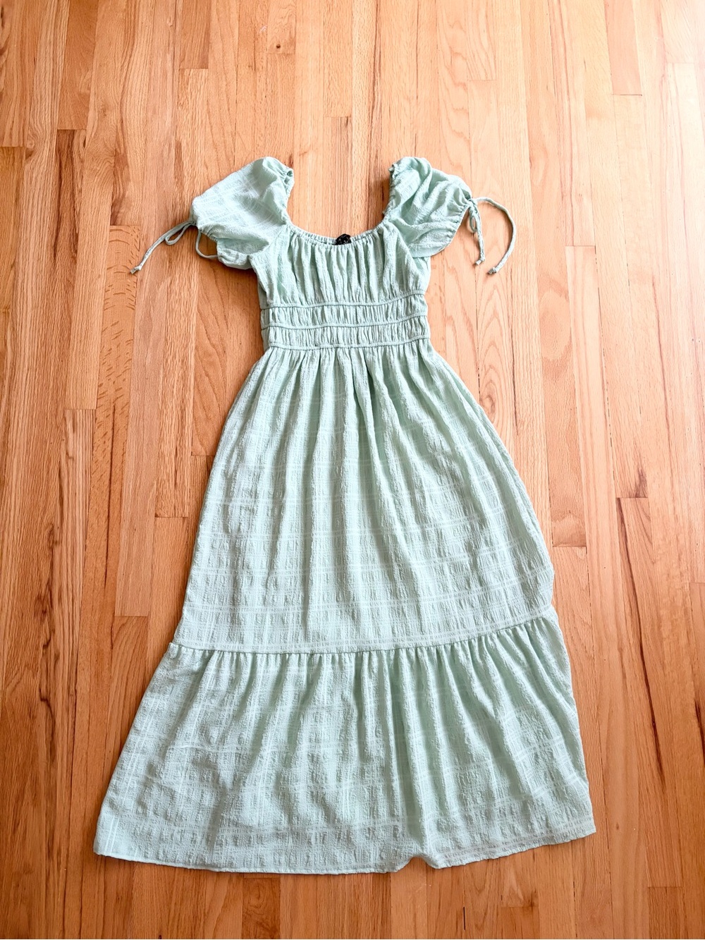 Macys City Triangles pale sage milkmaid peasant midi dress small